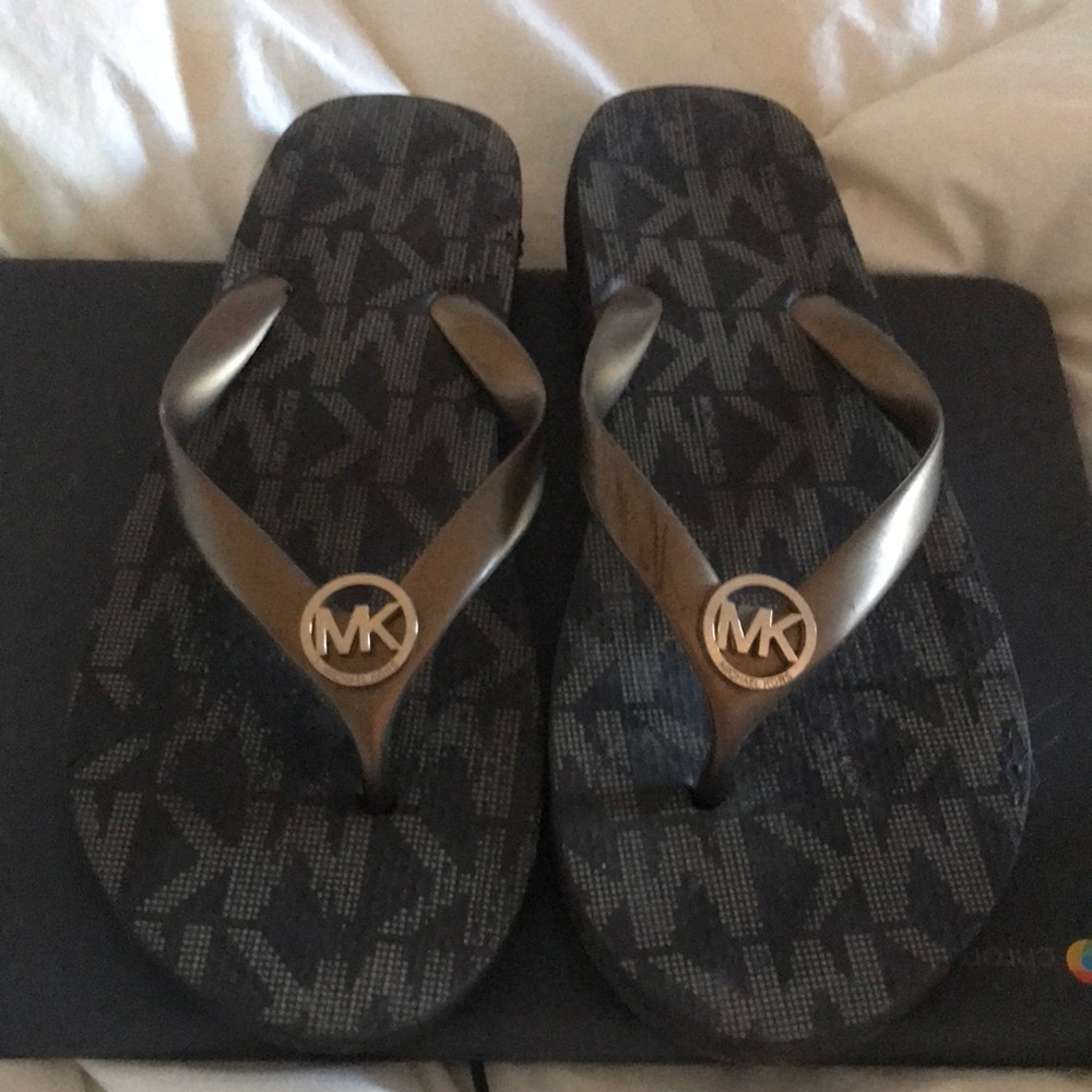Michael kors unisex flip flop sandals